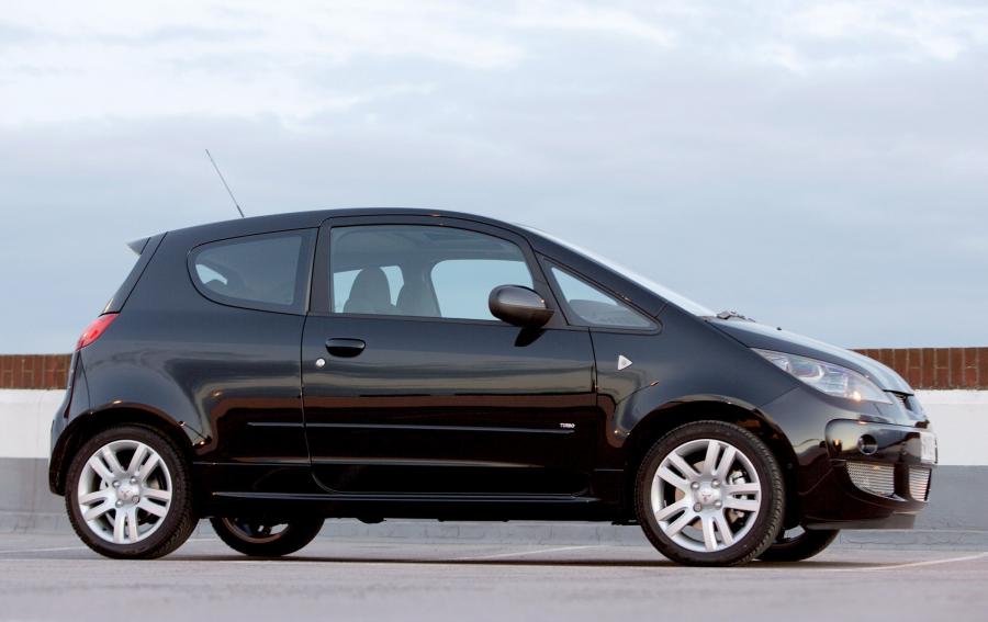  Mitsubishi Colt CZT 2005 года  (фото 12 из 31)